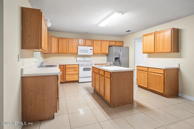 8190 FOXDALE Drive, Jacksonville, FL 32210