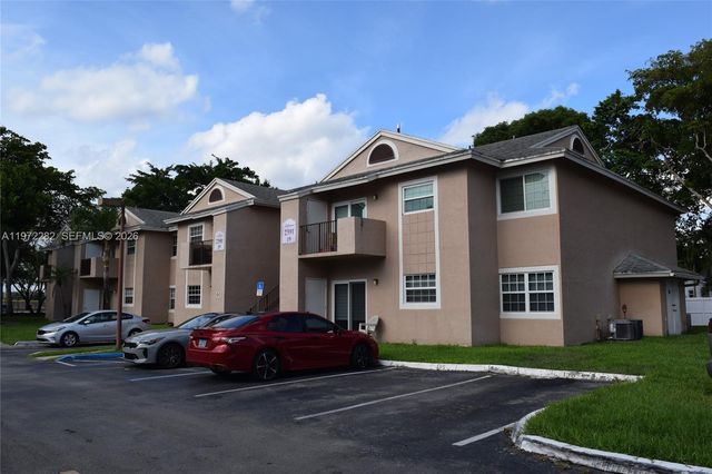 2391 NW 96th Terrace 19M, Pembroke Pines, FL 33024