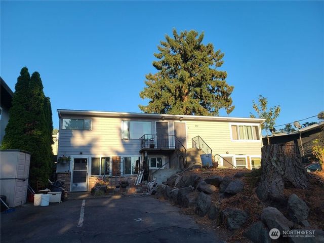 912 Glennwood Avenue NE, Renton, WA 98056