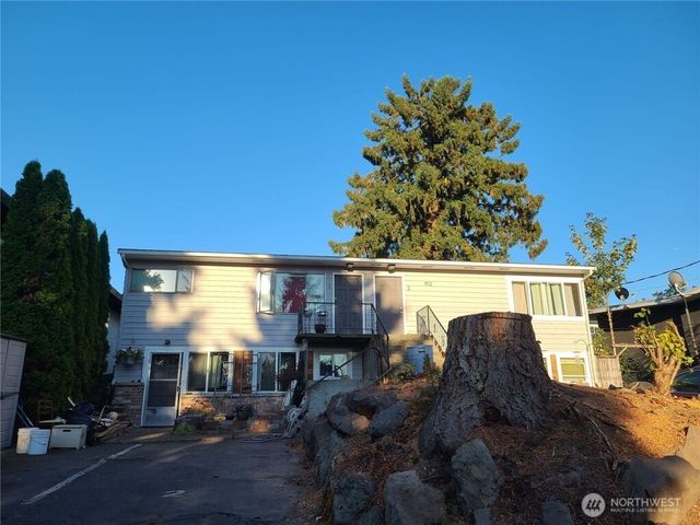 912 Glennwood Avenue NE, Renton, WA 98056
