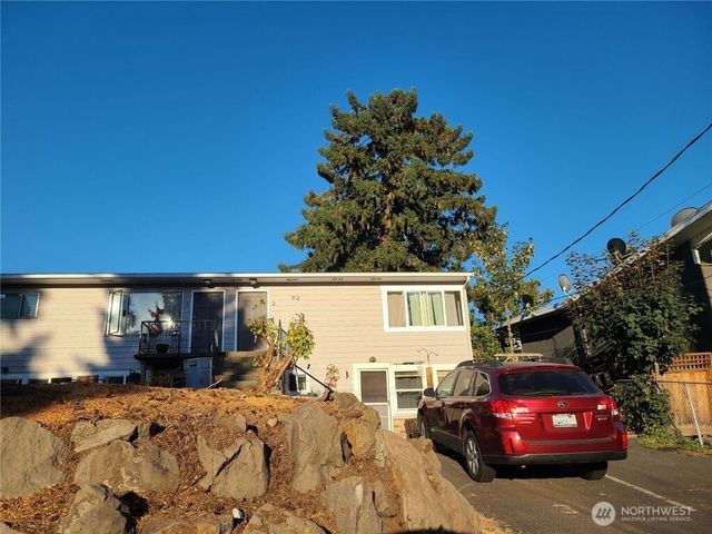 912 Glennwood Avenue NE, Renton, WA 98056