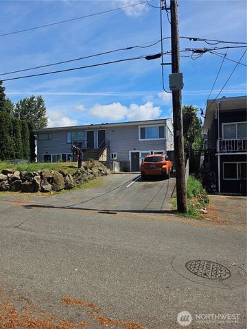 912 Glennwood Avenue NE, Renton, WA 98056