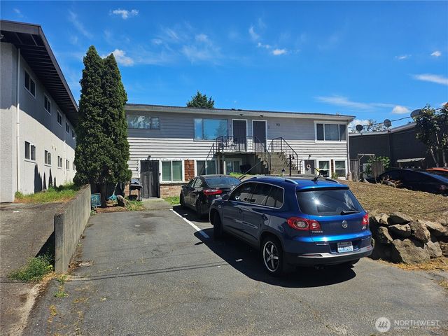 912 Glennwood Avenue NE, Renton, WA 98056