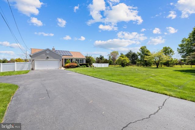 252 EAYRESTOWN RD, Southampton, NJ 08088