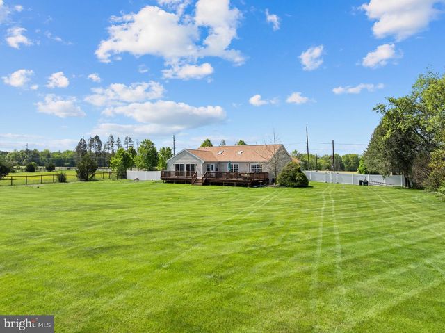 252 EAYRESTOWN RD, Southampton, NJ 08088