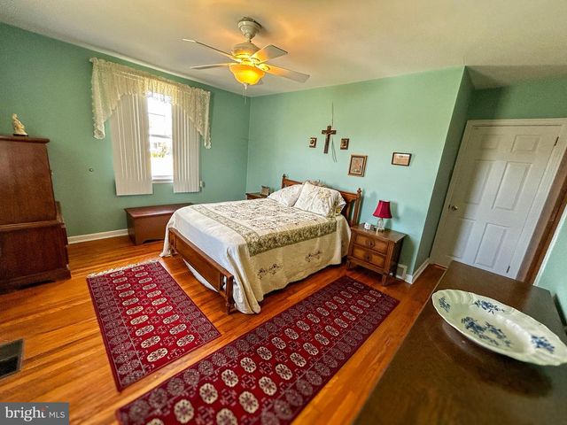 3816 CHALFONT DR, Philadelphia, PA 19154