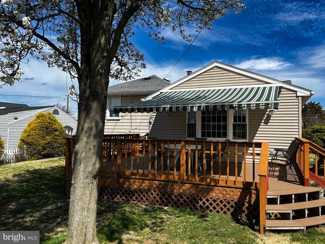 3816 CHALFONT DR, Philadelphia, PA 19154