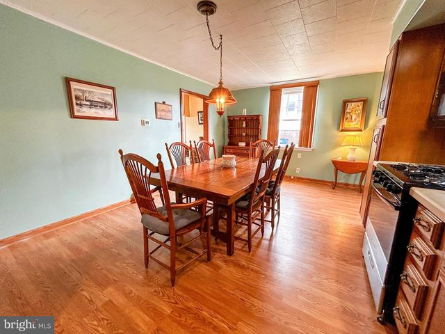 3816 CHALFONT DR, Philadelphia, PA 19154