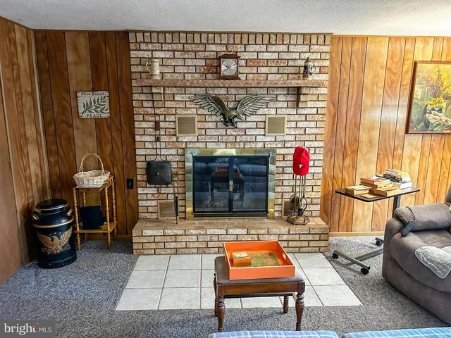 3816 CHALFONT DR, Philadelphia, PA 19154