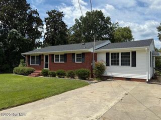 3242 N Contentnea Street, Farmville, NC 27828