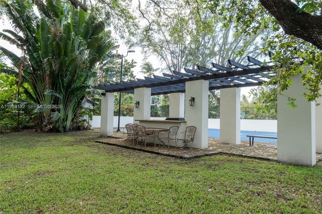 5005 Lakeview Drive, Miami Beach, FL 33140