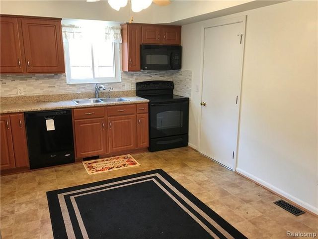 3537 SAN MATEO Road, Waterford Charter Township, MI 48329