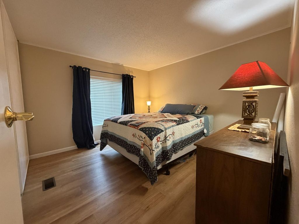 Image 15 of property listing at 8701 N Highway 41 # 50, Fresno, CA 93720
