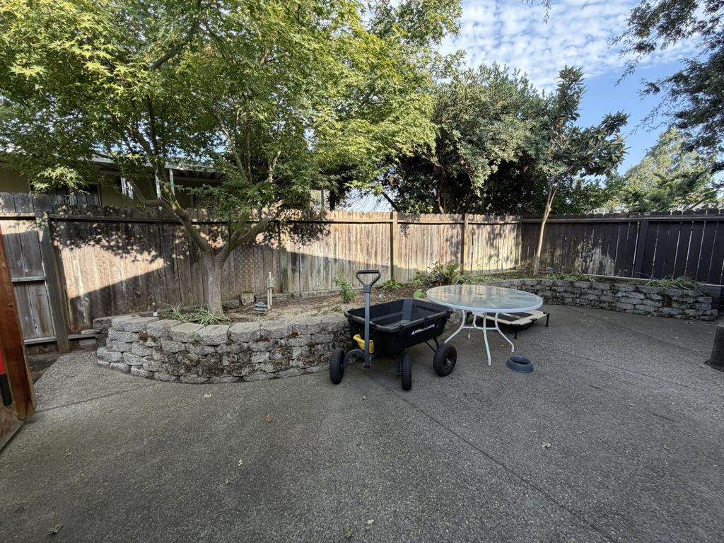 Image 20 of property listing at 8701 N Highway 41 # 50, Fresno, CA 93720