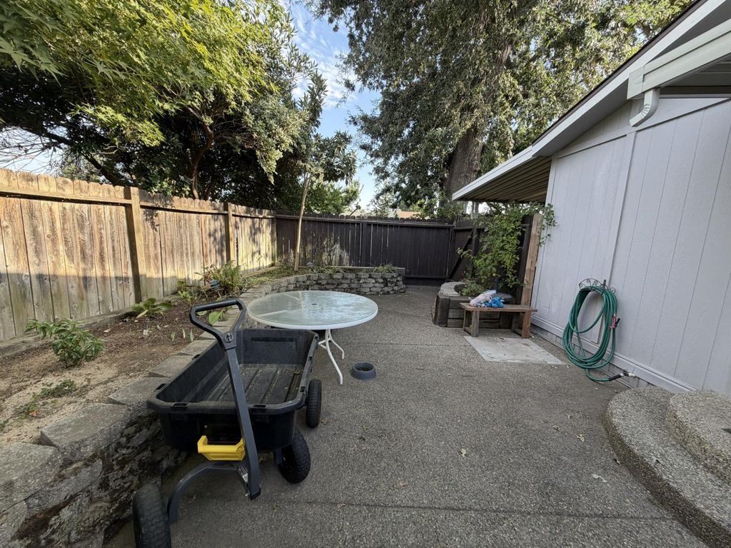 Image 21 of property listing at 8701 N Highway 41 # 50, Fresno, CA 93720