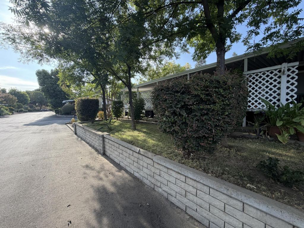 Image 26 of property listing at 8701 N Highway 41 # 50, Fresno, CA 93720