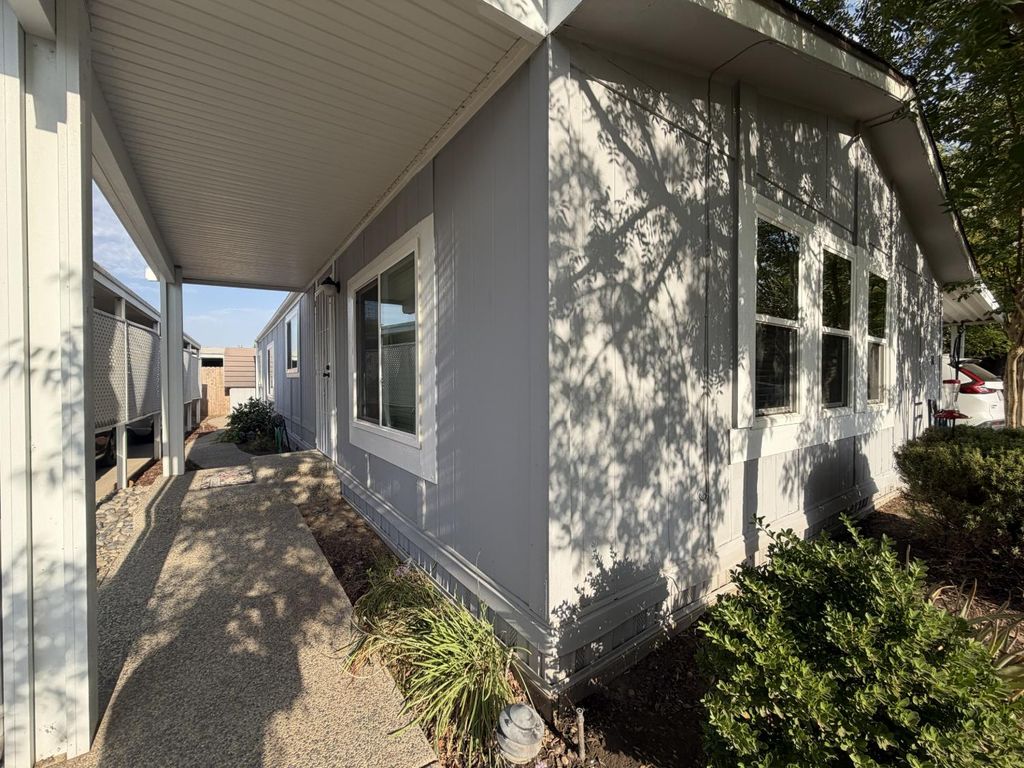 Image 3 of property listing at 8701 N Highway 41 # 50, Fresno, CA 93720