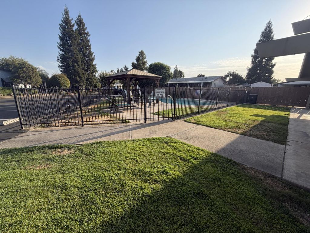 Image 36 of property listing at 8701 N Highway 41 # 50, Fresno, CA 93720