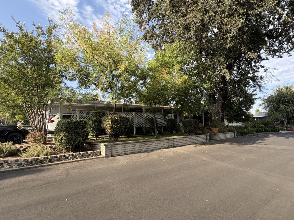 Image 4 of property listing at 8701 N Highway 41 # 50, Fresno, CA 93720
