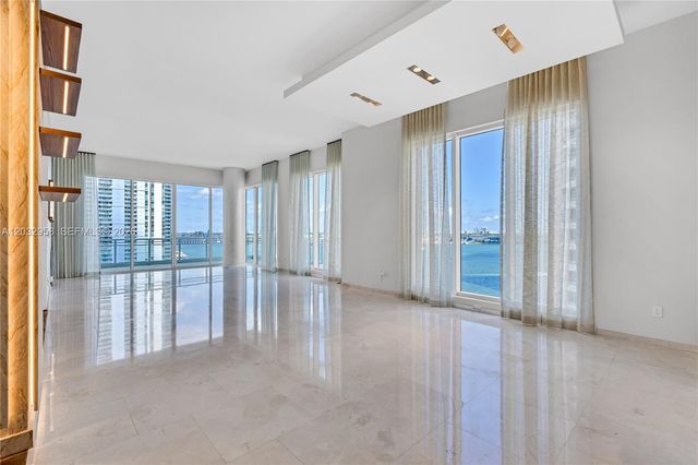 900 Brickell Key Boulevard 1002, Miami, FL 33131
