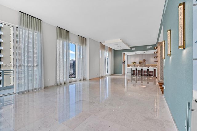 900 Brickell Key Boulevard 1002, Miami, FL 33131