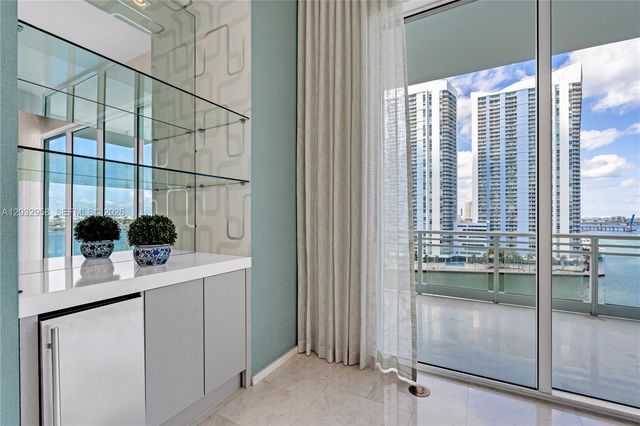 900 Brickell Key Boulevard 1002, Miami, FL 33131