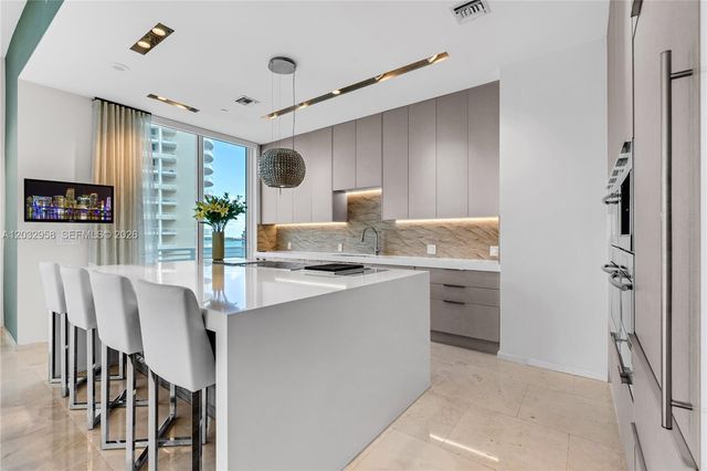 900 Brickell Key Boulevard 1002, Miami, FL 33131