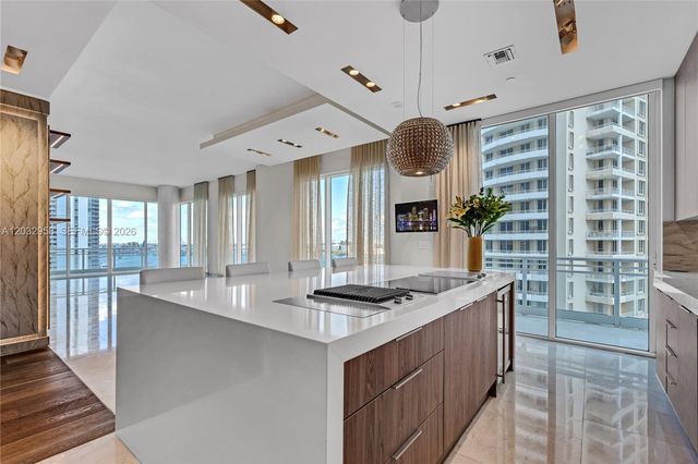 900 Brickell Key Boulevard 1002, Miami, FL 33131
