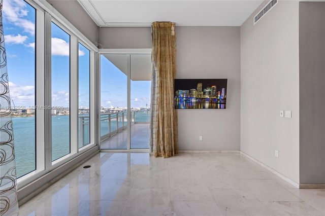 900 Brickell Key Boulevard 1002, Miami, FL 33131