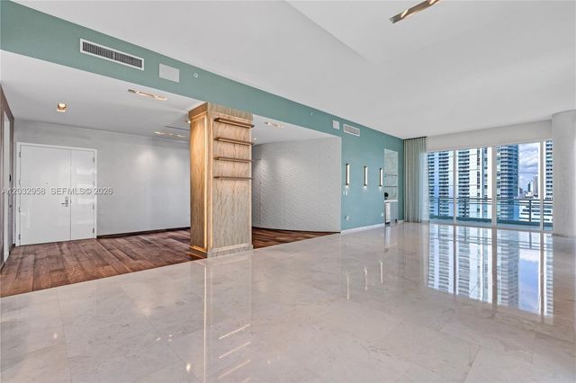 900 Brickell Key Boulevard 1002, Miami, FL 33131