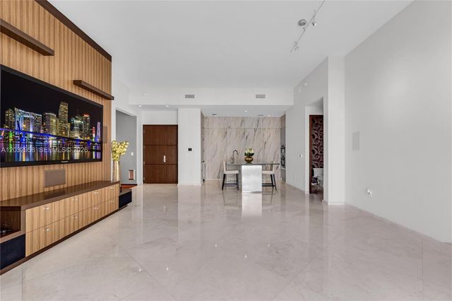 900 Brickell Key Boulevard 1002, Miami, FL 33131