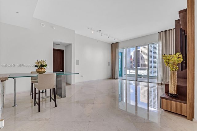 900 Brickell Key Boulevard 1002, Miami, FL 33131