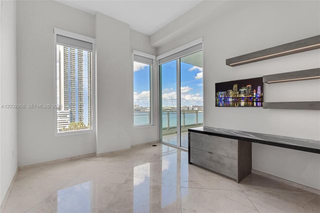 900 Brickell Key Boulevard 1002, Miami, FL 33131