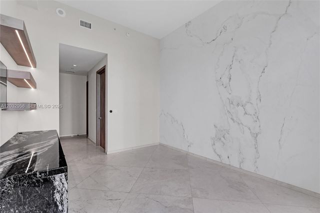 900 Brickell Key Boulevard 1002, Miami, FL 33131