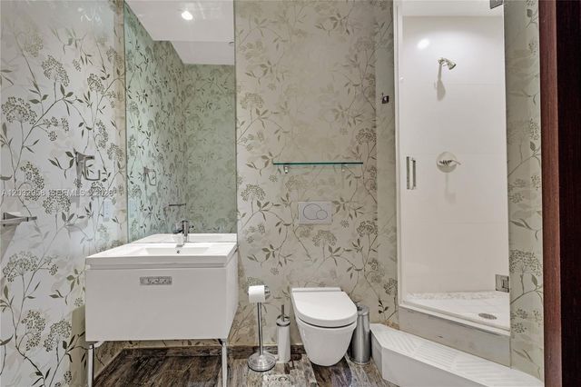 900 Brickell Key Boulevard 1002, Miami, FL 33131