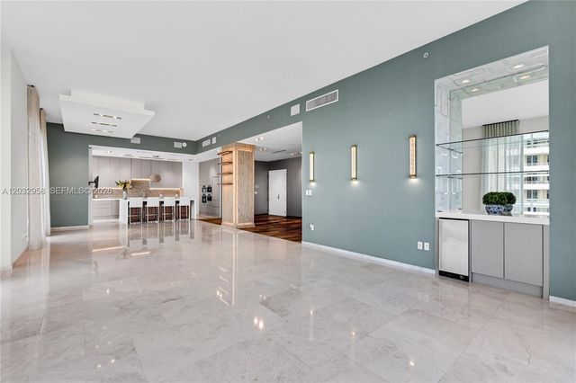 900 Brickell Key Boulevard 1002, Miami, FL 33131