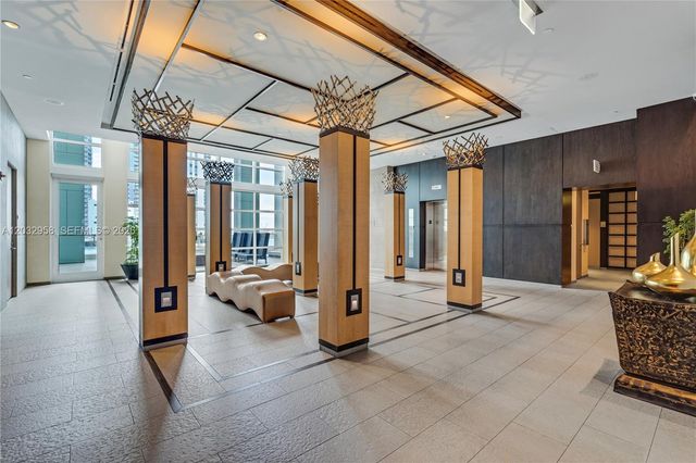 900 Brickell Key Boulevard 1002, Miami, FL 33131