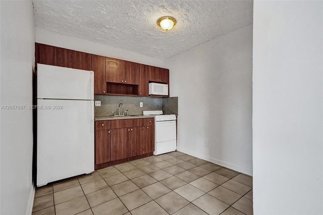 2525 Superior Street 4, Opa-Locka # 4, Opa Locka, FL 33054