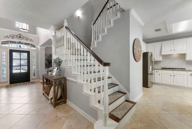 135 W Slatestone Circle, The Woodlands, TX 77382