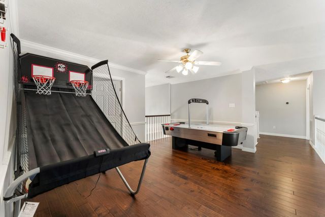 135 W Slatestone Circle, The Woodlands, TX 77382