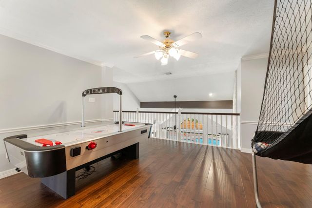 135 W Slatestone Circle, The Woodlands, TX 77382