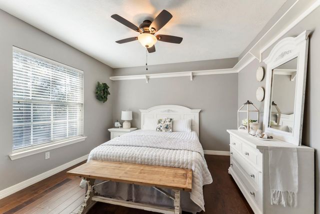 135 W Slatestone Circle, The Woodlands, TX 77382