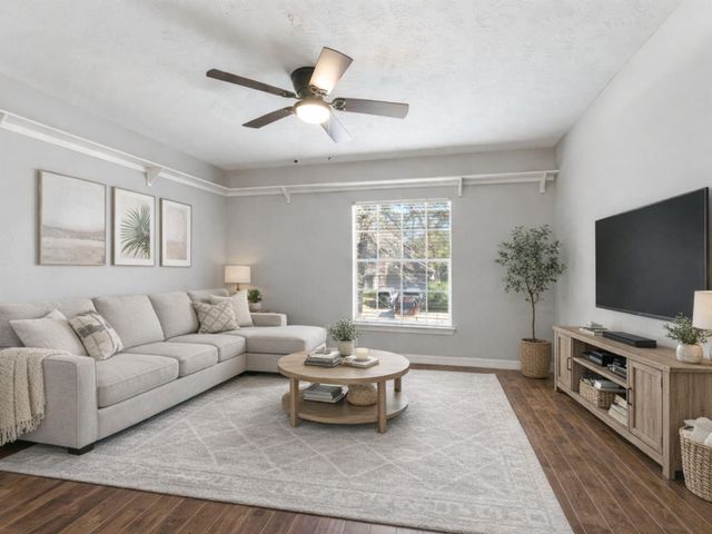 135 W Slatestone Circle, The Woodlands, TX 77382