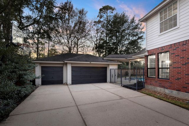 135 W Slatestone Circle, The Woodlands, TX 77382