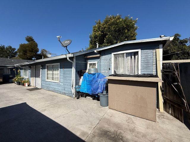 2148 Ralmar Avenue, East Palo Alto, CA 94303
