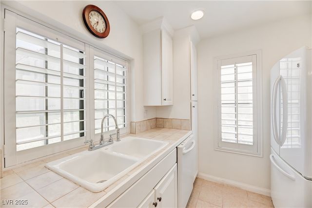 4835 South Torrey Pines Drive 104, Las Vegas, NV 89103