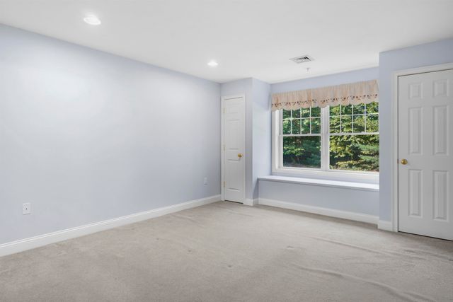 5 Sterling Hill Ln Apt 514, Exeter, NH 03833