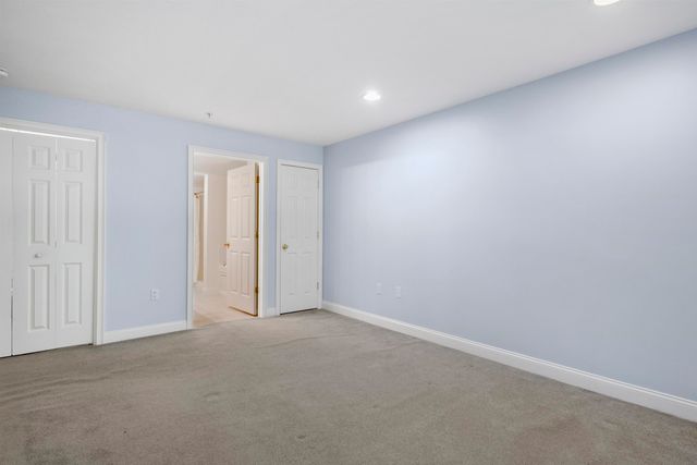 5 Sterling Hill Ln Apt 514, Exeter, NH 03833