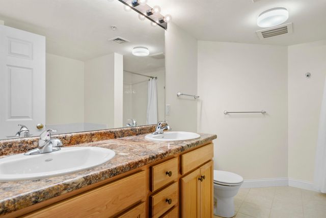 5 Sterling Hill Ln Apt 514, Exeter, NH 03833