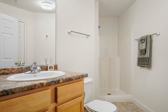 5 Sterling Hill Ln Apt 514, Exeter, NH 03833